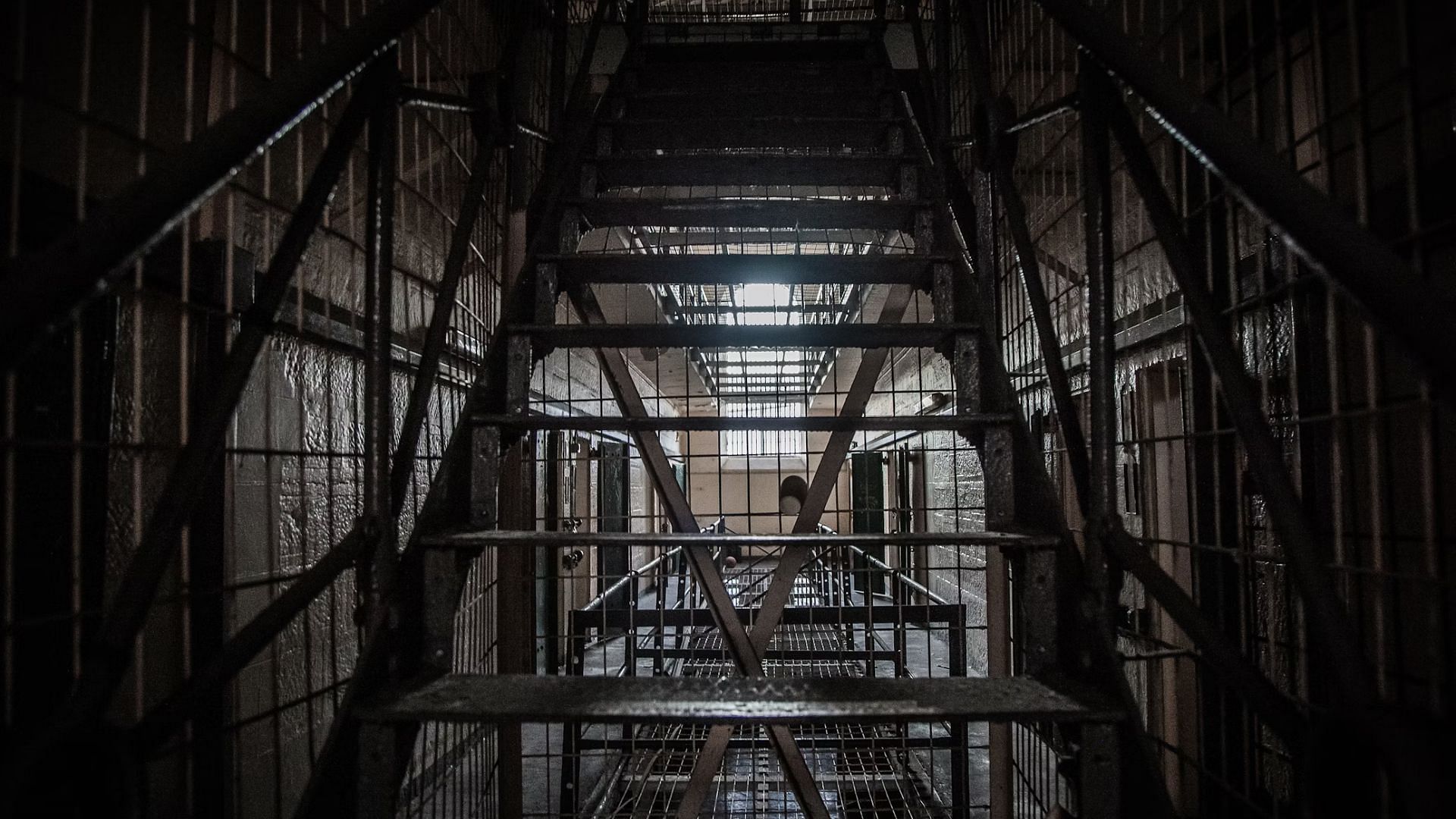 Symbolic image for Dr. James Sowa's murder (Image via Unsplash/@Deleece Cook)